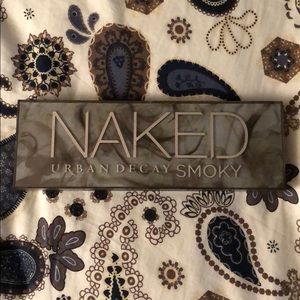 URBAN DECAY smoky palette